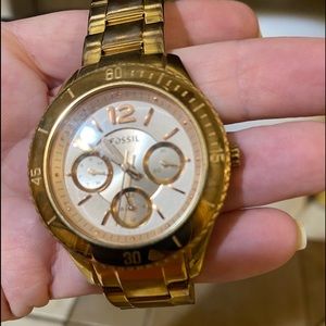 Rose gold Fossil watch